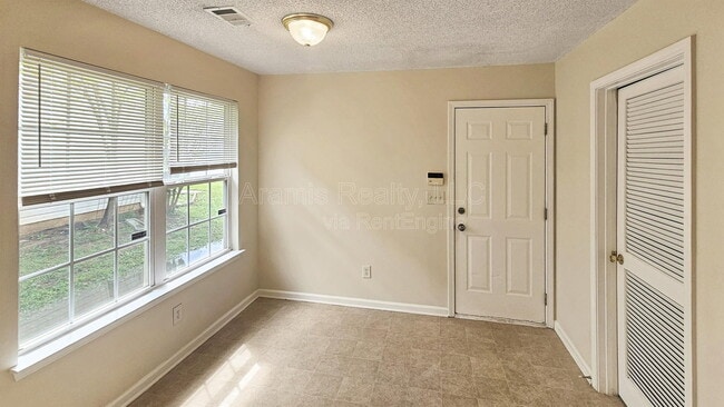 Photo - 11866 Registry Blvd