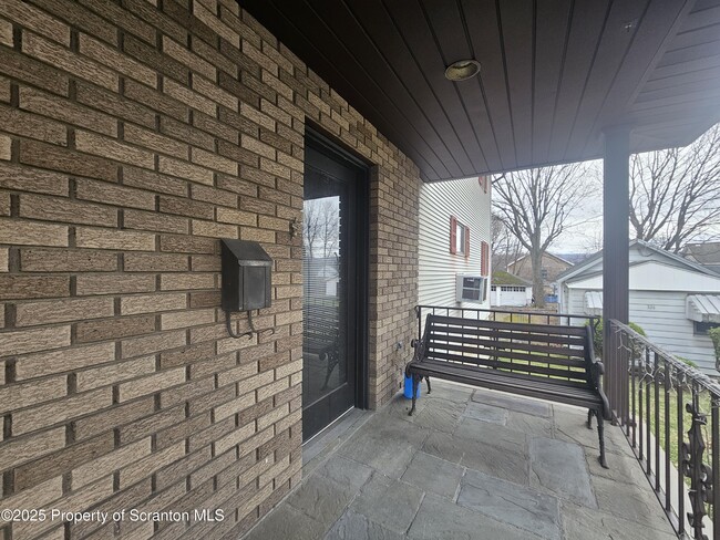 Photo - 328 4th St