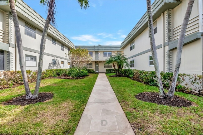 Photo - 171 Monaco Way