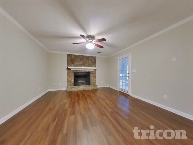 Photo - 162 Springwater Trce