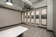 1BR, 1BA - 650 SF