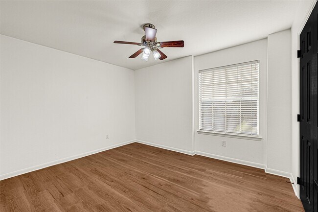 Photo - 15911 Breanna Ln