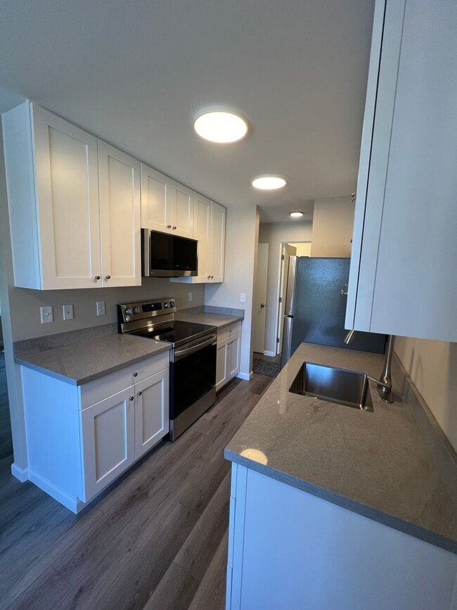 Photo - Newly Renovated 1-Bedroom Apartment in the Heart of Everett Unit 01