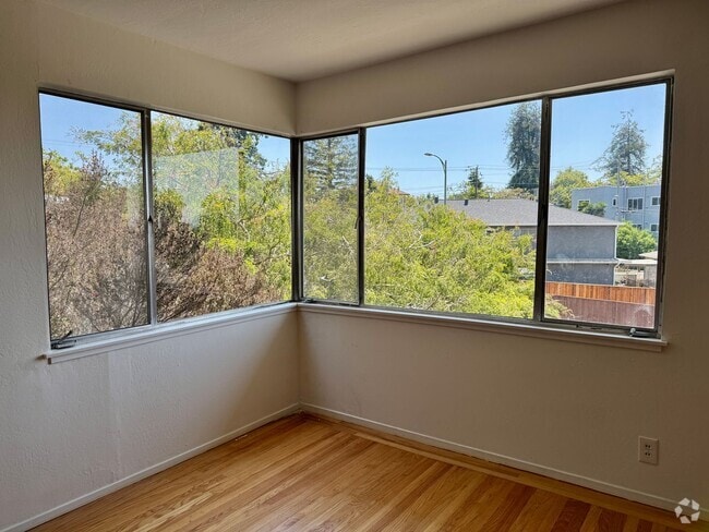 Building Photo - Natural Light Flooded 2 Bedroom Apartment ... Unit 1