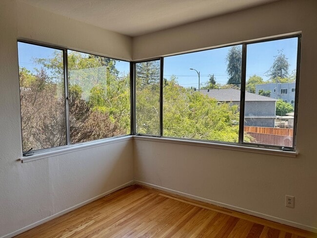 Natural Light Flooded 2 Bedroom Apartment ... - Natural Light Flooded 2 Bedroom Apartment ... Unit 1
