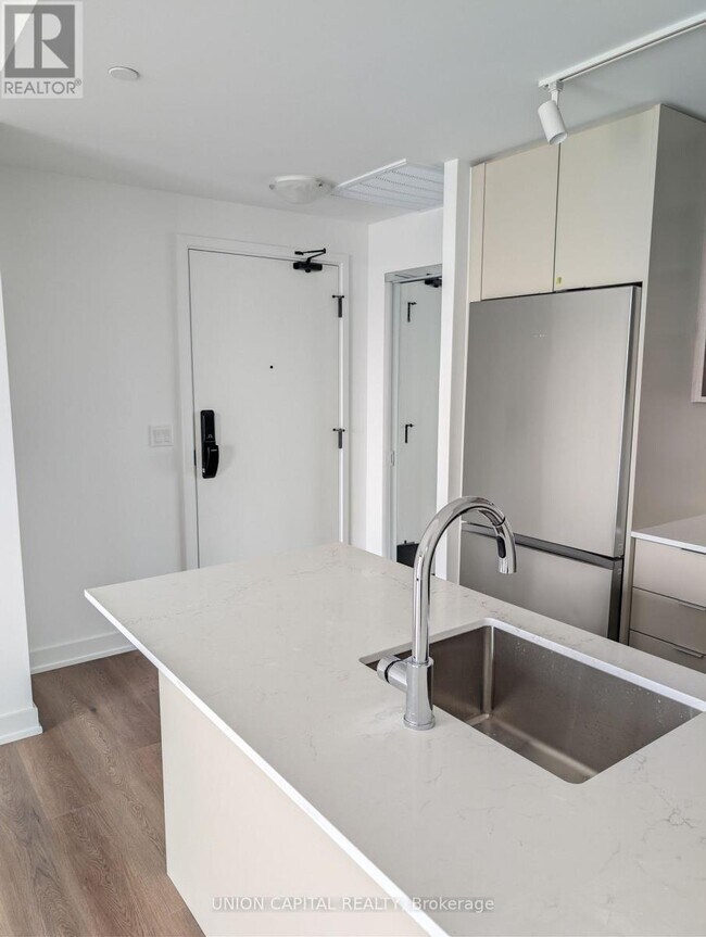 Photo - 2075 Lakeshore Rd. Unit 801