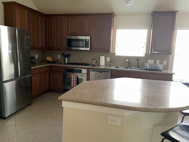 Photo - 31 W Spindle Tree Cir