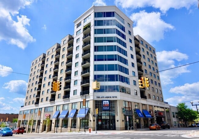 Building Photo - 111 N Ashley St Rental