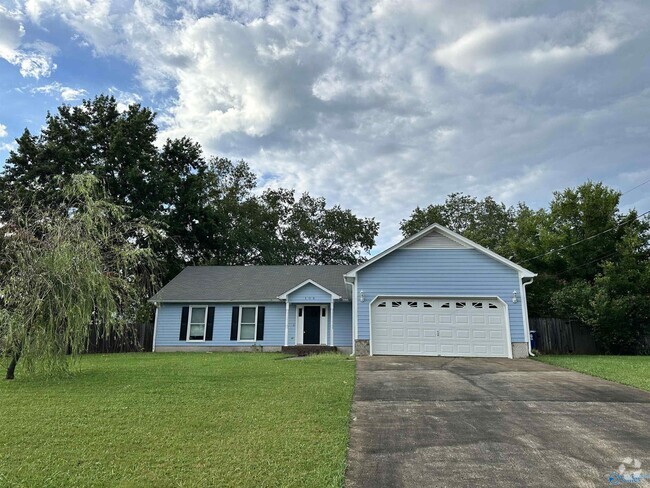 Building Photo - 108 Brass Oak Dr Rental