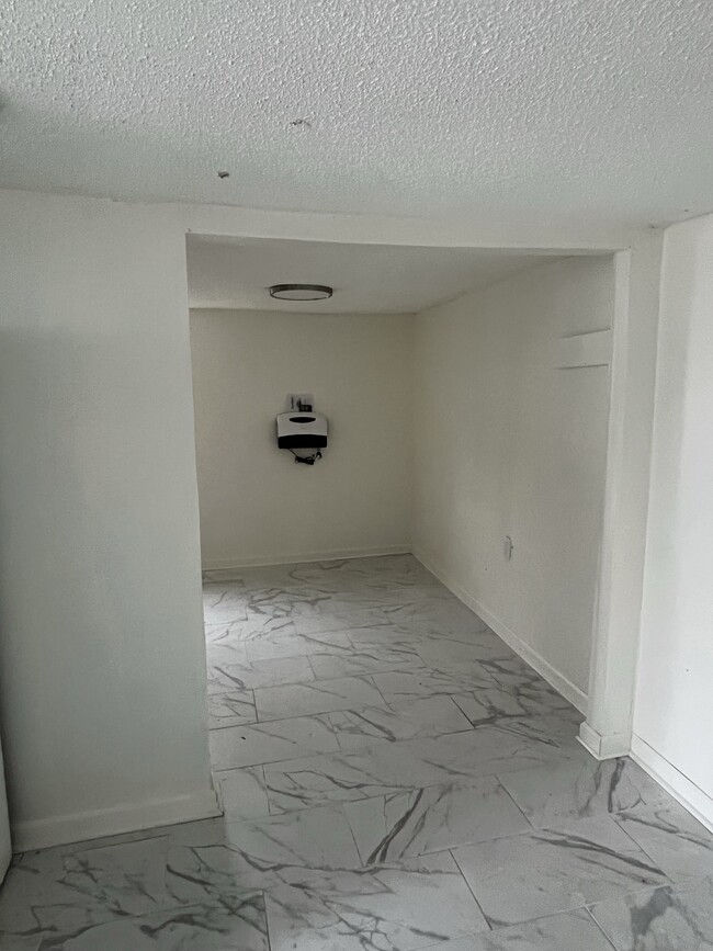 Photo - Powell Ave #2