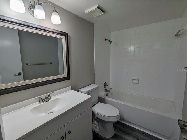 Photo - 701 Russell Ln Unidad 209