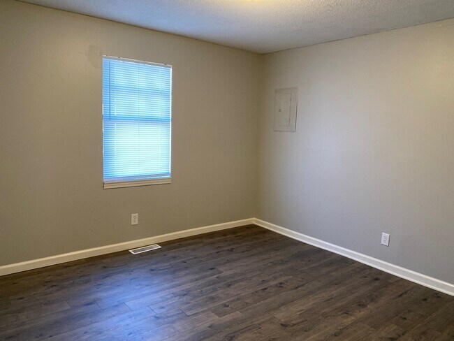 Photo - 35 Rossfield Cv Unit L