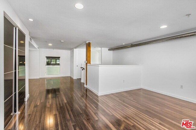 Photo - 4215 Glencoe Ave