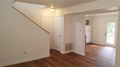 Photo - 213 Creekside Ct