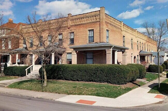 Building Photo - 204 E 9th Ave Unit 9