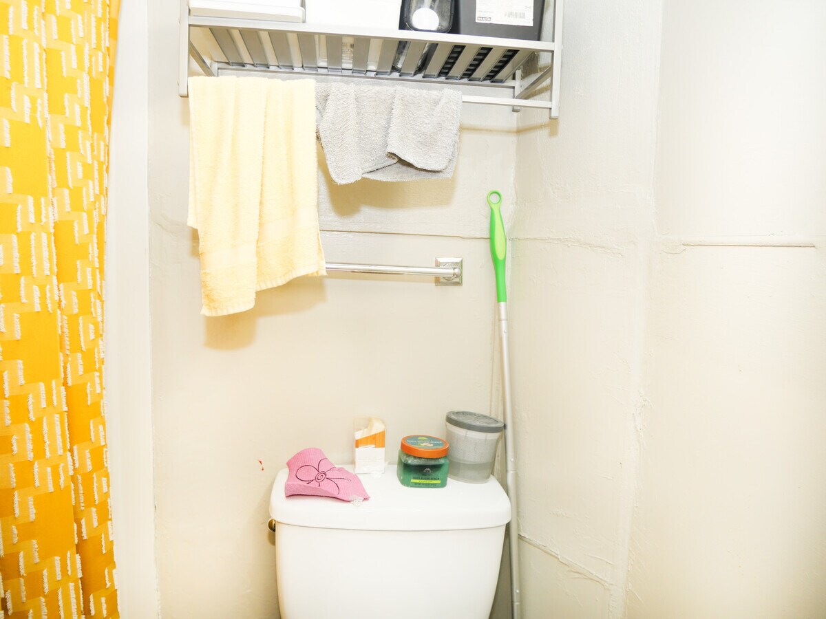 Photo - 259 W Newton St