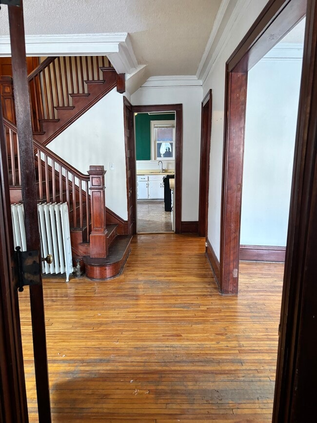 Building Photo - 2600 Emerson Ave S Unit #1