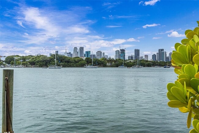 Building Photo - 1110 Venetian Way Unit 1A