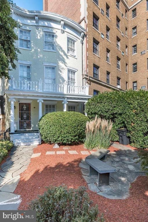Building Photo - 1107 Massachusetts Ave NW Rental