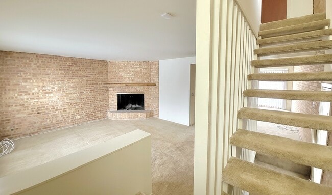 Photo - 712 Concord Ln