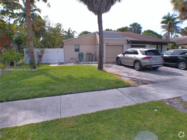 Building Photo - 618 NW 46th Ave Rental