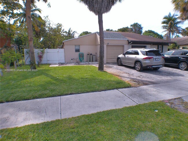 Photo - 618 NW 46th Ave Casa