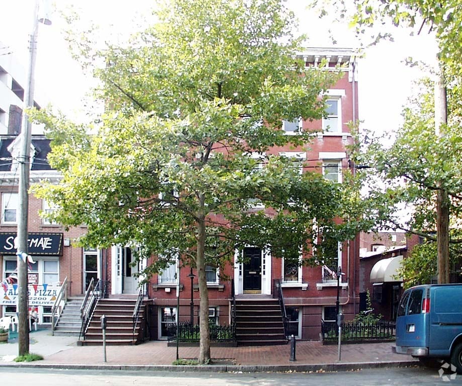 Photo - 170 York St Apartments