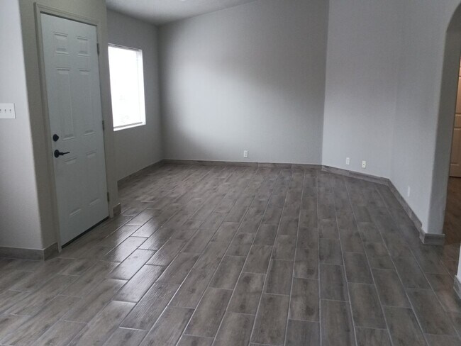 Photo - 3 Bedroom, 2 Bathroom Home! Schedule a Sho...