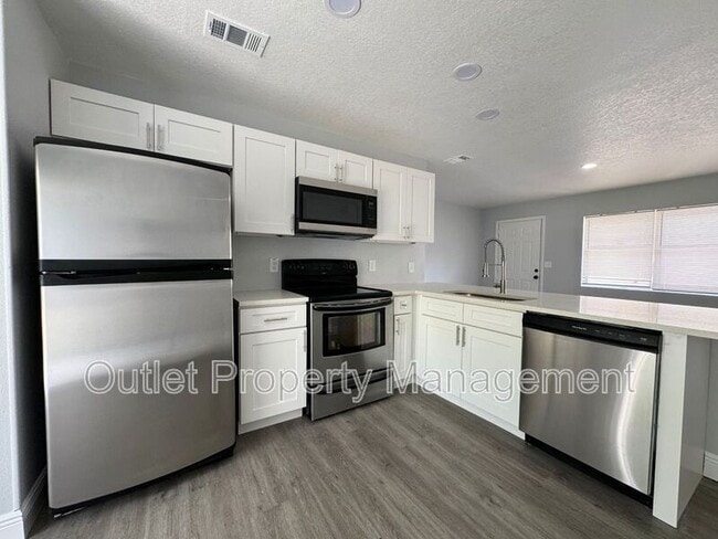 Photo - 440 S Hill Ave