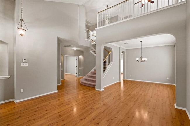 Photo - 2633 Bolton St