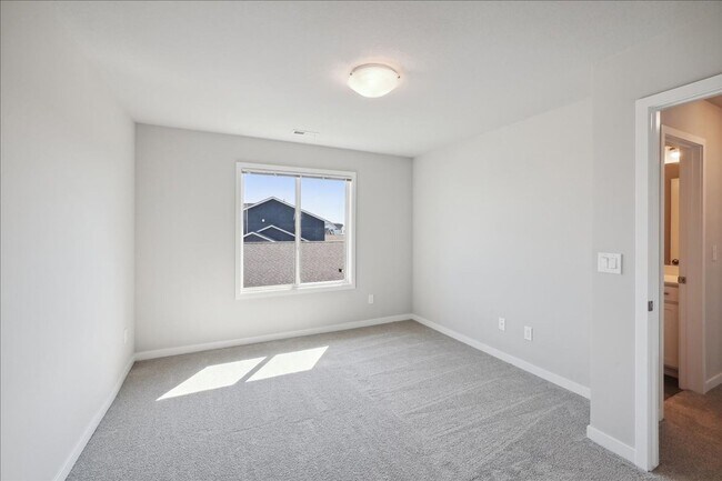 Photo - Beautiful! 3 bedroom 3 bathroom Single-Family Home in Urbandale, IA