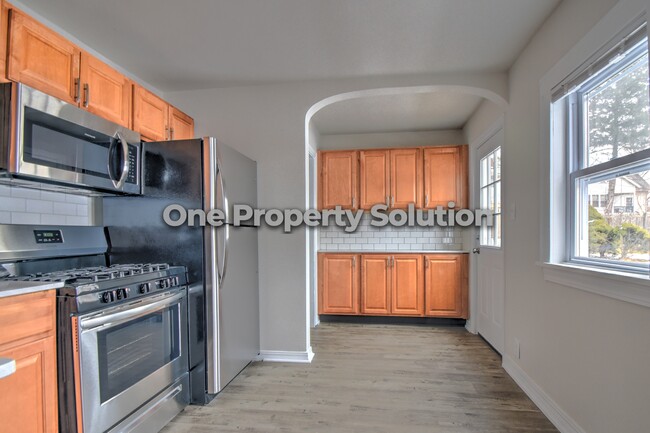 Photo - 4589 Hayes St