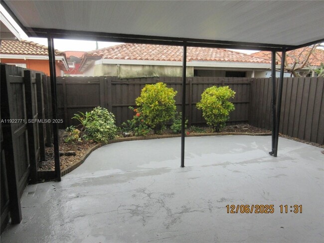 Photo - 550 SW 115th Ave