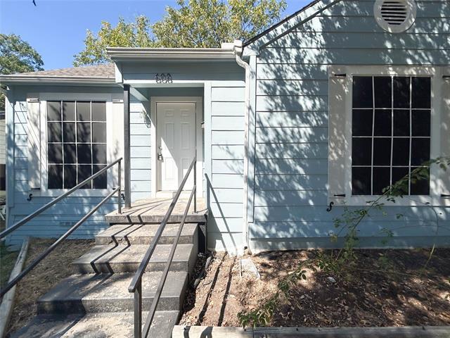 Photo - 608 W Lake St