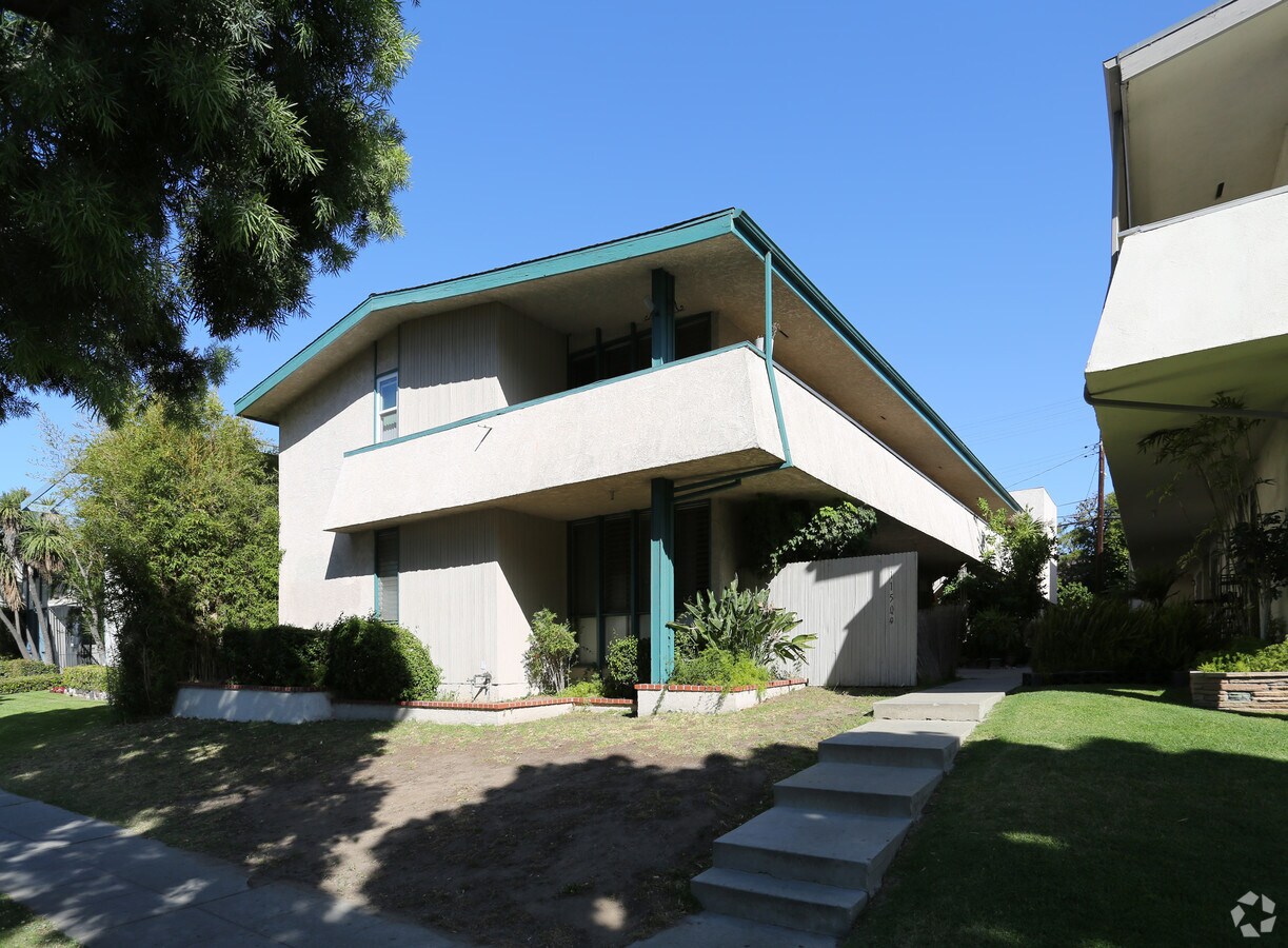 Photo - 11509 Venice Blvd Apartments