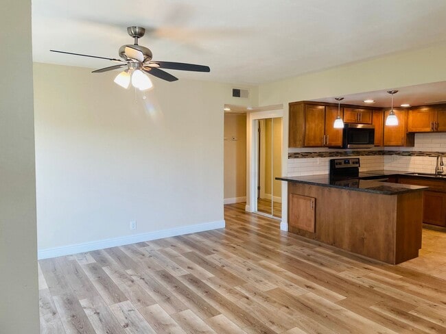 7417 Tierra Way