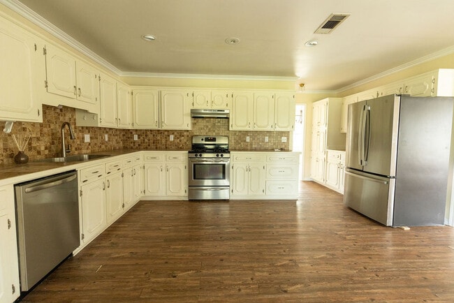 Photo - 1252 Christina Dr