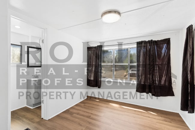 Photo - 2968 Parkway Dr