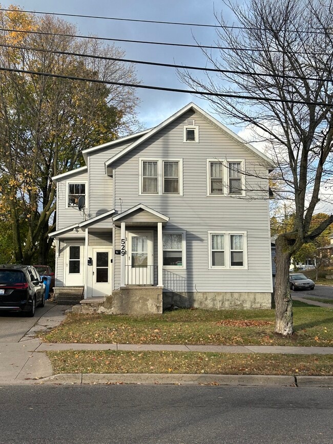 Photo - 529 N 4th St Unit Apt #1