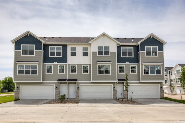 Trestle Corner Townhomes - Trestle Corner Townhomes