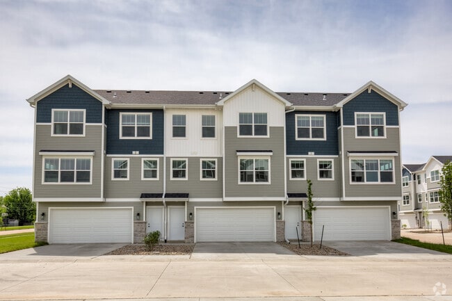 Building Photo - Trestle Corner Townhomes