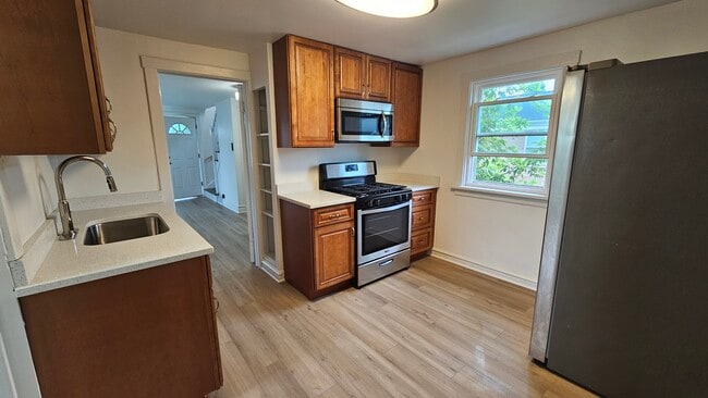 3244 N Osceola Ave