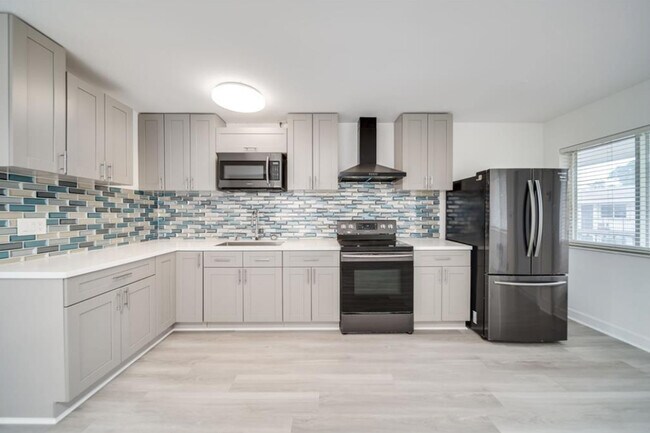 Kitchen - 1814 E Oakland Park Blvd Unit 1814 E Oakland Park Blvd