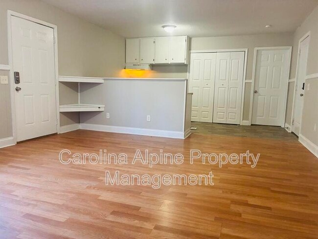 Photo - 807 Shaver St