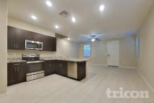 12550 W Hummingbird Terrace