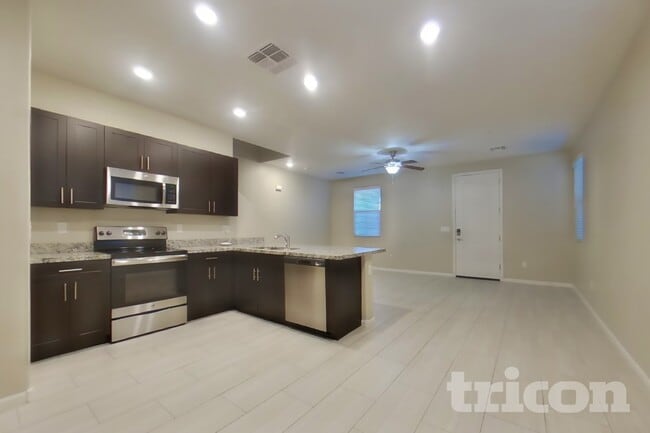 Photo - 12550 W Hummingbird Terrace