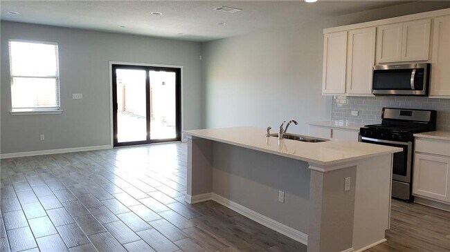 Photo - 1508 Whippletree Trl