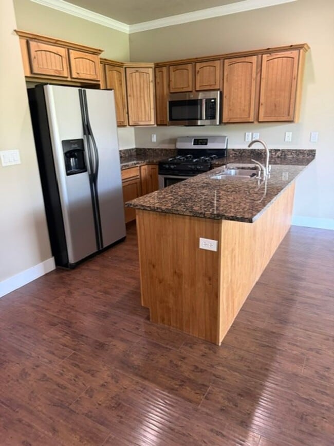 Building Photo - Apartment For Rent