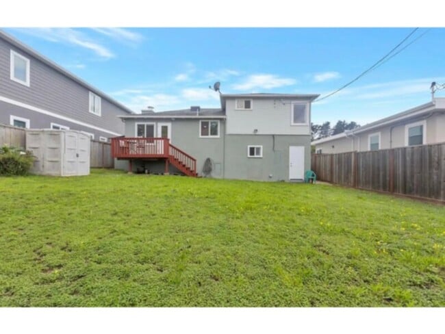 Building Photo - 3 Bedroom 2 Bathroom for Rent