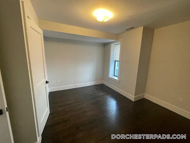 Photo - 52 Taylor St